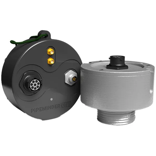 PIPEMINDER-ONE de Syrinix (Badger Meter): módulo de electrónica con conectores y puerto de presión de acero inoxidable