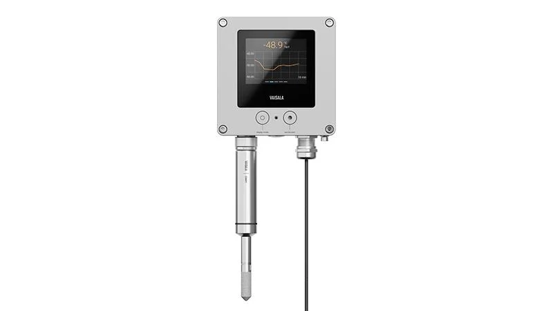 Sonda de punto de rocío Vaisala DMP1 montada directamente sobre un transmisor Indigo300 de pared